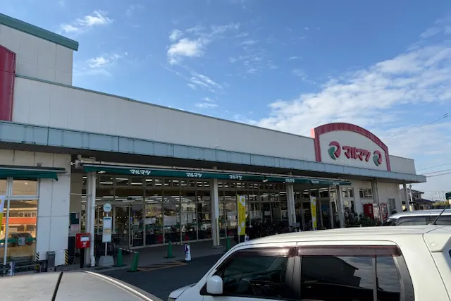 【スーパーまるまつ】プロモーションイベントや物販に最適!地域密着型スーパー入口すぐの屋内風除室スペース