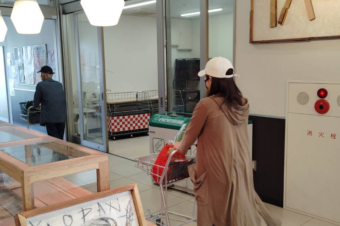 【ヤオハン東町店】プロモーションに最適な店内入口付近スペース