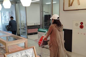 【ヤオハン東町店】プロモーションに最適な店内入口付近スペース