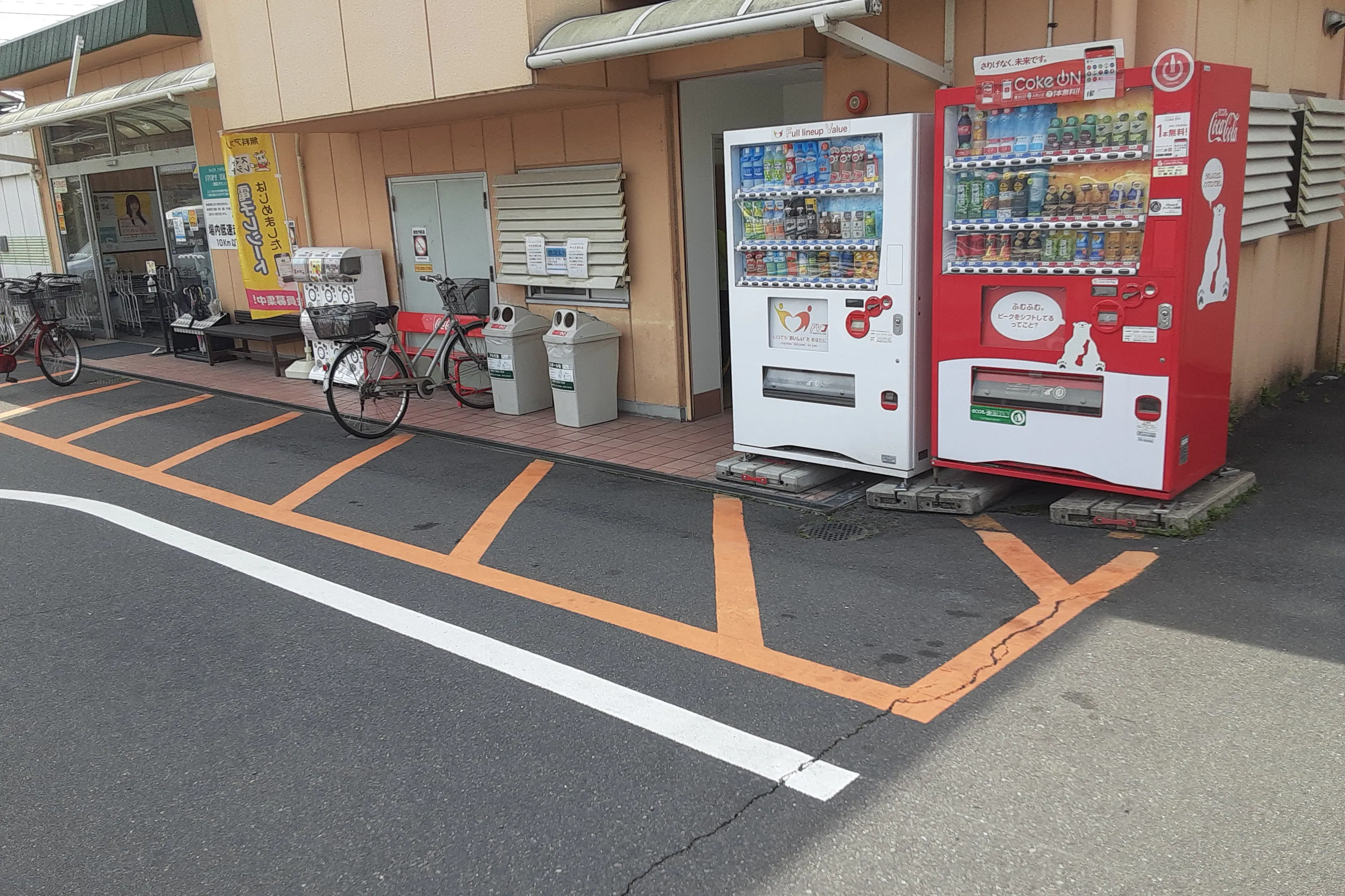 【中央フード山手店】プロモーションイベントに最適なスーパーの駐車場スペース