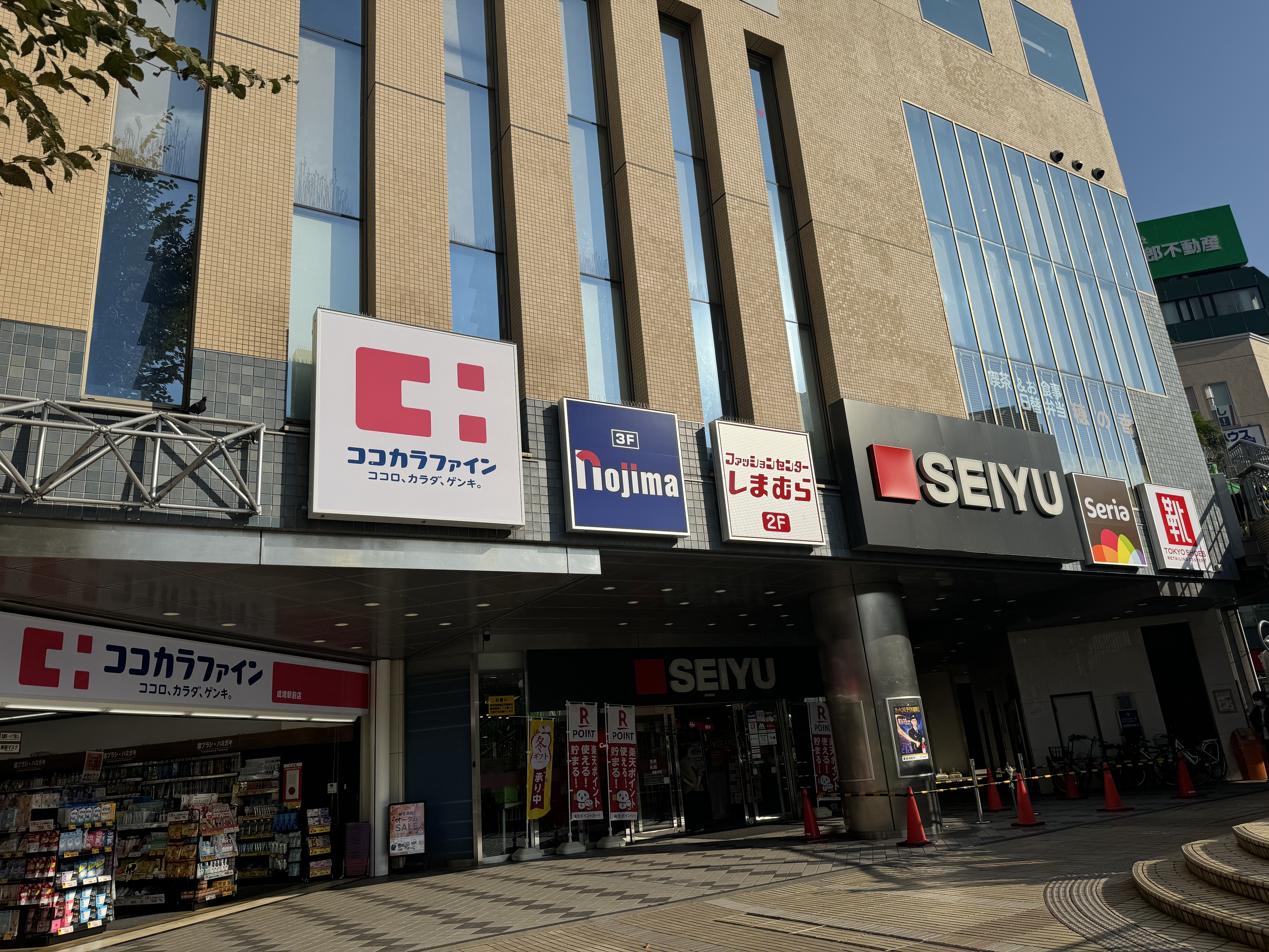 【西友　成増店】1Fエレベーター・入口横ギフト売場　プロモーション用途や物販、食物販のポップアップストアに最適なスーパー店内催事イベントスペース