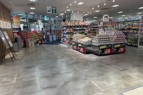 【西友 成増店】1Fエレベーター・入口横ギフト売場 プロモーション用途や物販、食物販のポップアップストアに最適なスーパー店内催事イベントスペース
