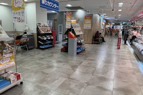 【西友 成増店】1Fエレベーター・入口横ギフト売場 プロモーション用途や物販、食物販のポップアップストアに最適なスーパー店内催事イベントスペース