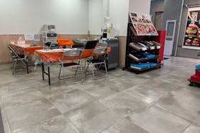 【西友 成増店】1Fエレベーター・入口横ギフト売場 プロモーション用途や物販、食物販のポップアップストアに最適なスーパー店内催事イベントスペース