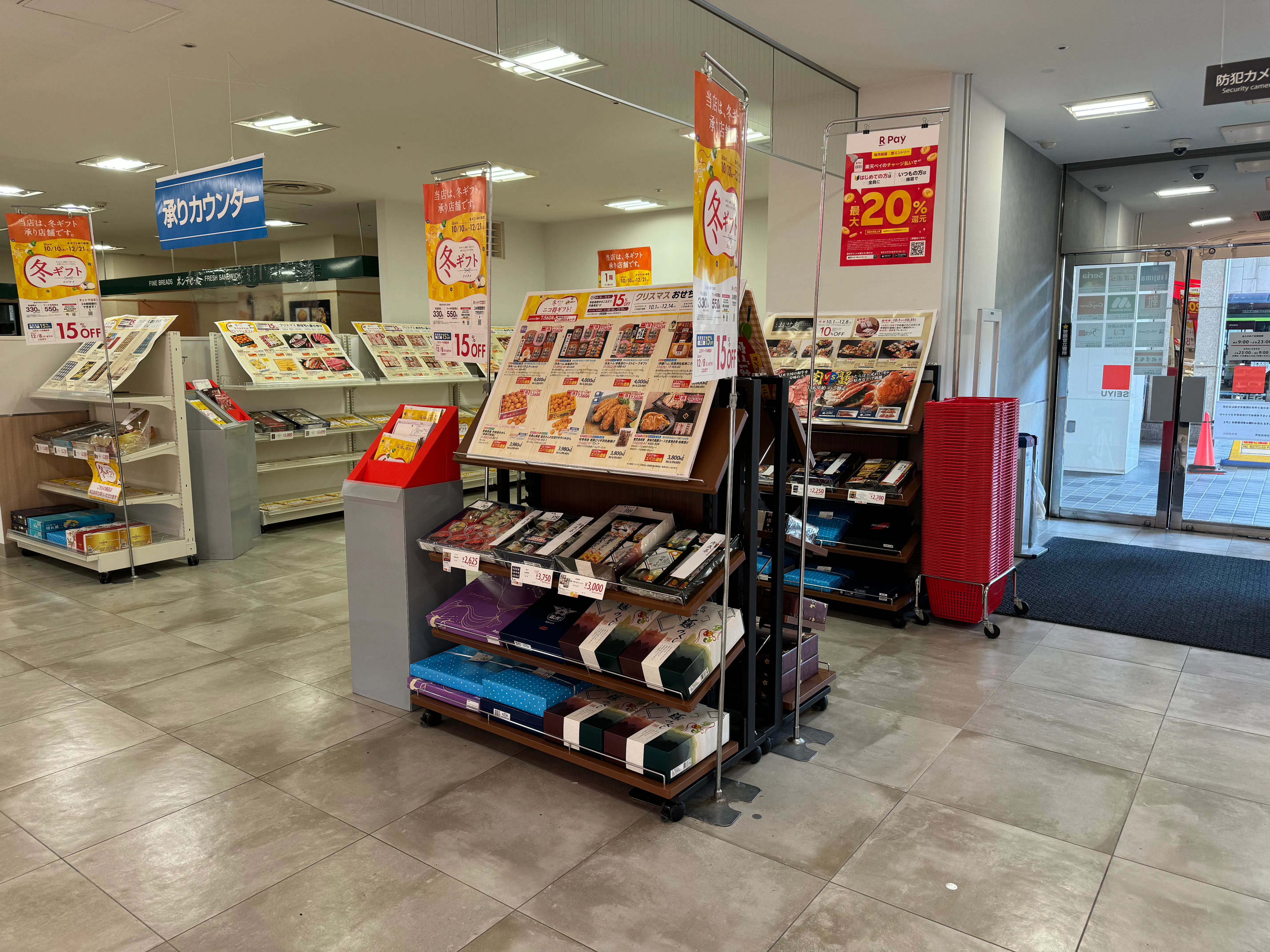 【西友 成増店】1Fエレベーター・入口横ギフト売場 プロモーション用途や物販、食物販のポップアップストアに最適なスーパー店内催事イベントスペース