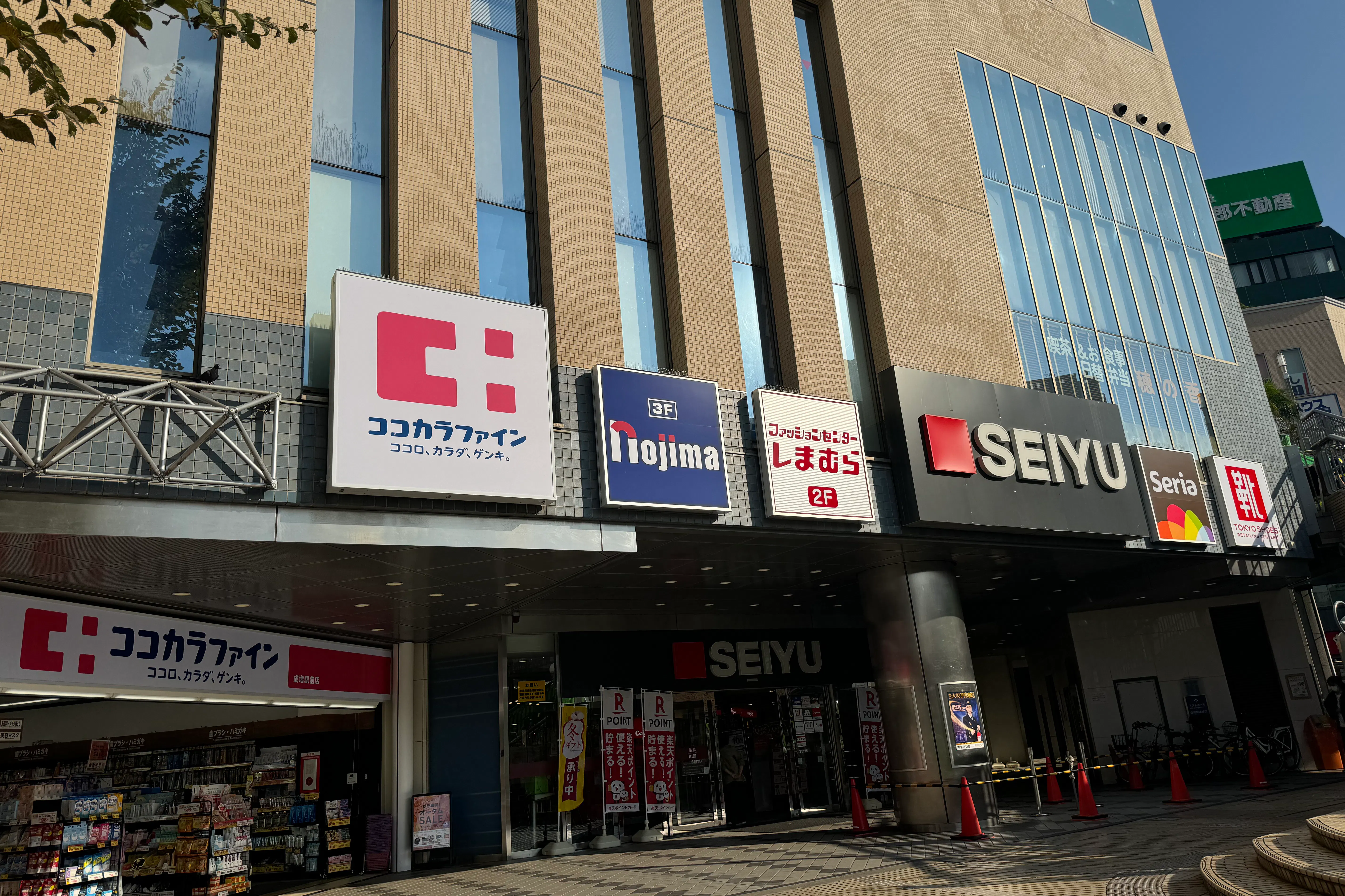 【西友 成増店】1Fエレベーター・入口横ギフト売場 プロモーション用途や物販、食物販のポップアップストアに最適なスーパー店内催事イベントスペース