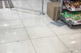 【西友 蒲生伊原店】1階入口前 プロモーション用途や物販、食物販のポップアップストアに最適なスーパー店内催事イベントスペース