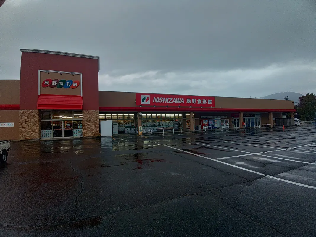 【辰野食彩館】キッチンカー出店やプロモーション催事に最適な駐車場スペース