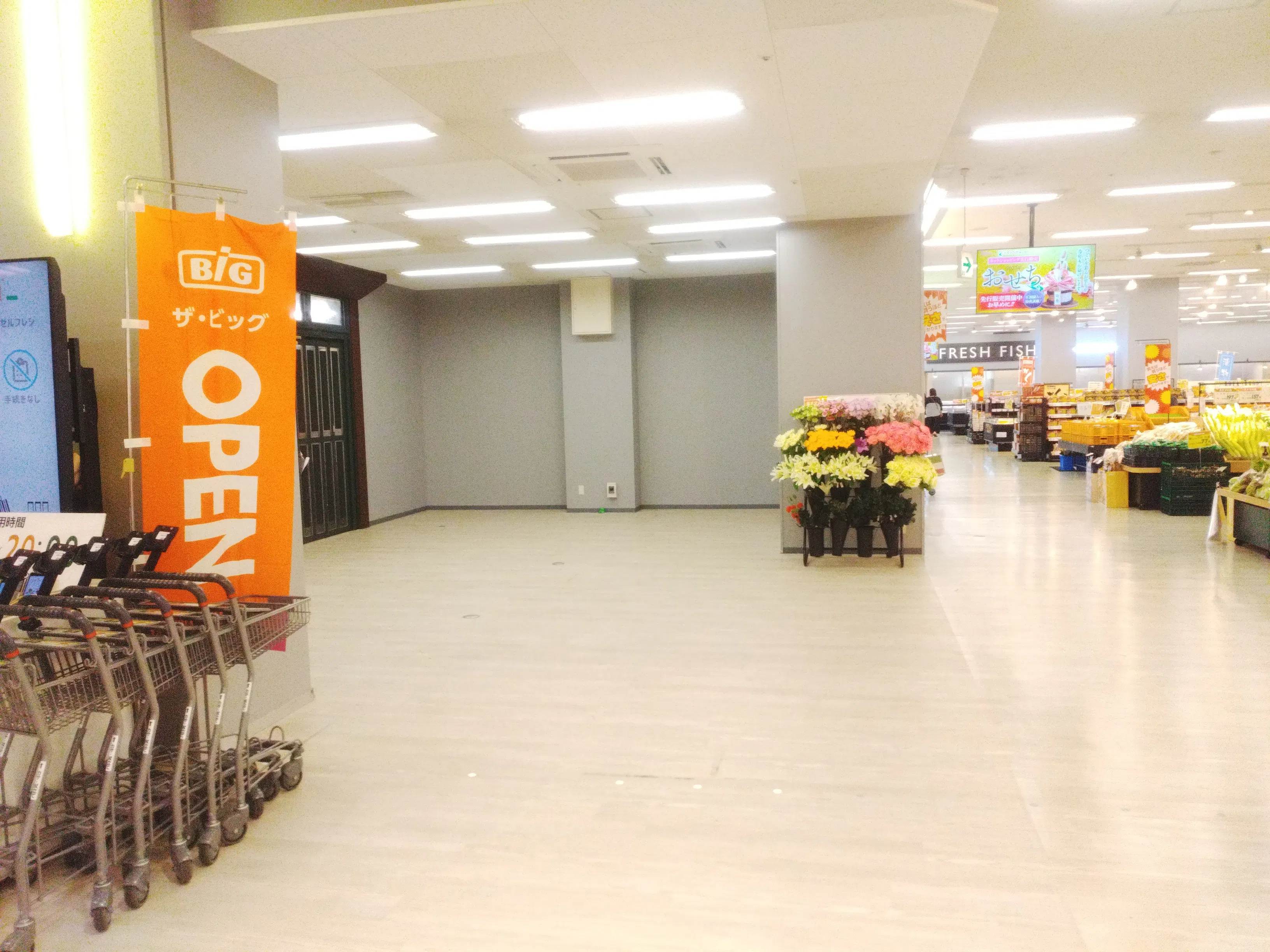 【イオン福岡東ショッピングセンター（福岡県）】立駐入口横　POPUP区画