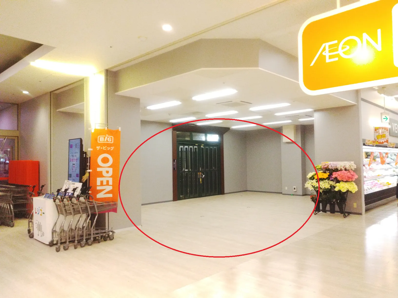 【イオン福岡東ショッピングセンター（福岡県）】立駐入口横　POPUP区画
