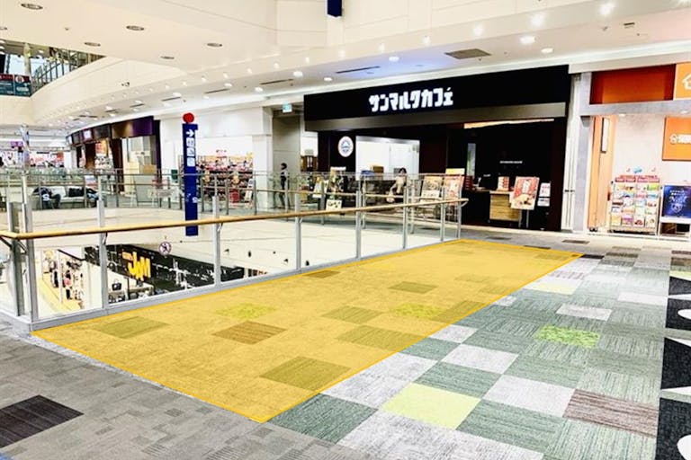 【イオンモール鶴見緑地】【2F】中央エスカレーター前の画像1