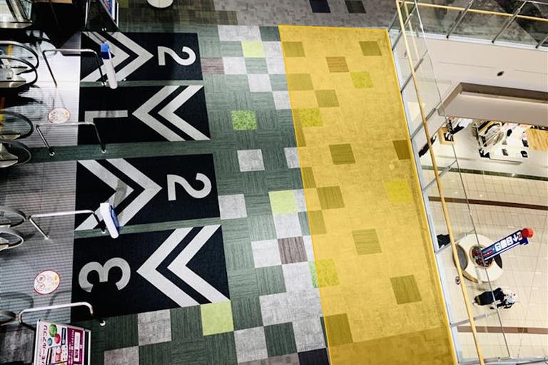 【イオンモール鶴見緑地】【2F】中央エスカレーター前の画像4