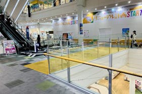 【イオンモール鶴見緑地】【2F】中央エスカレーター前