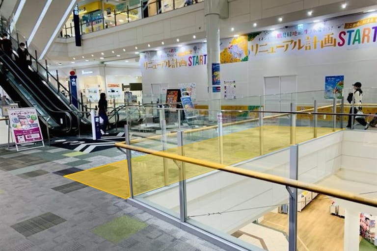 【イオンモール鶴見緑地】【2F】中央エスカレーター前の画像5