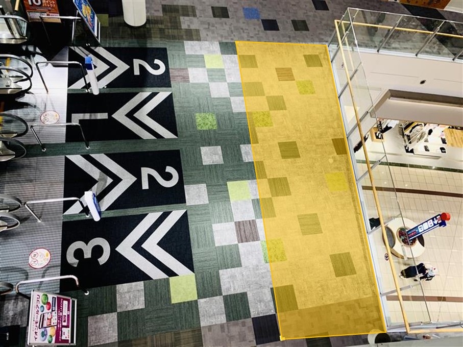 【イオンモール鶴見緑地】【2F】中央エスカレーター前