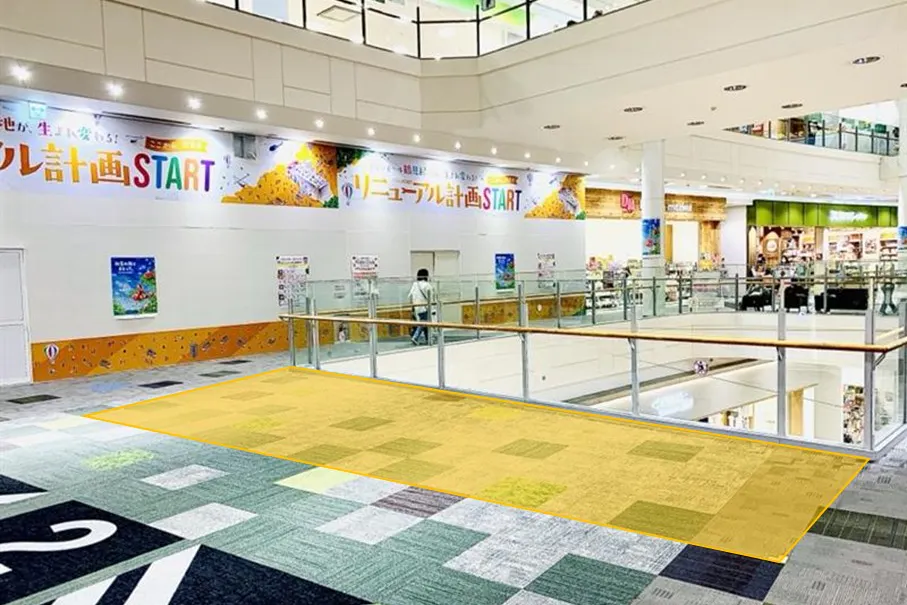 【イオンモール鶴見緑地】【2F】中央エスカレーター前