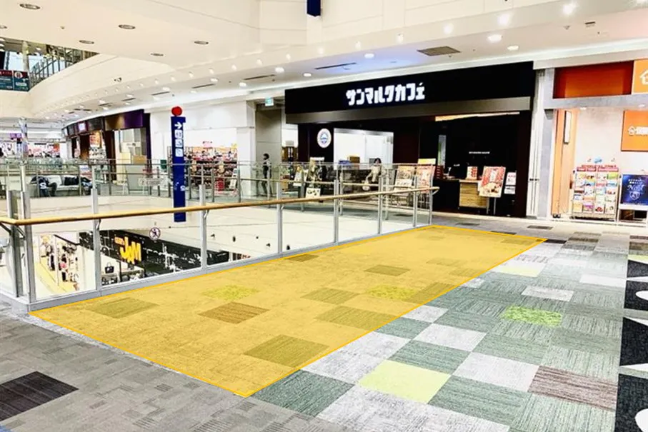 【イオンモール鶴見緑地】【2F】中央エスカレーター前