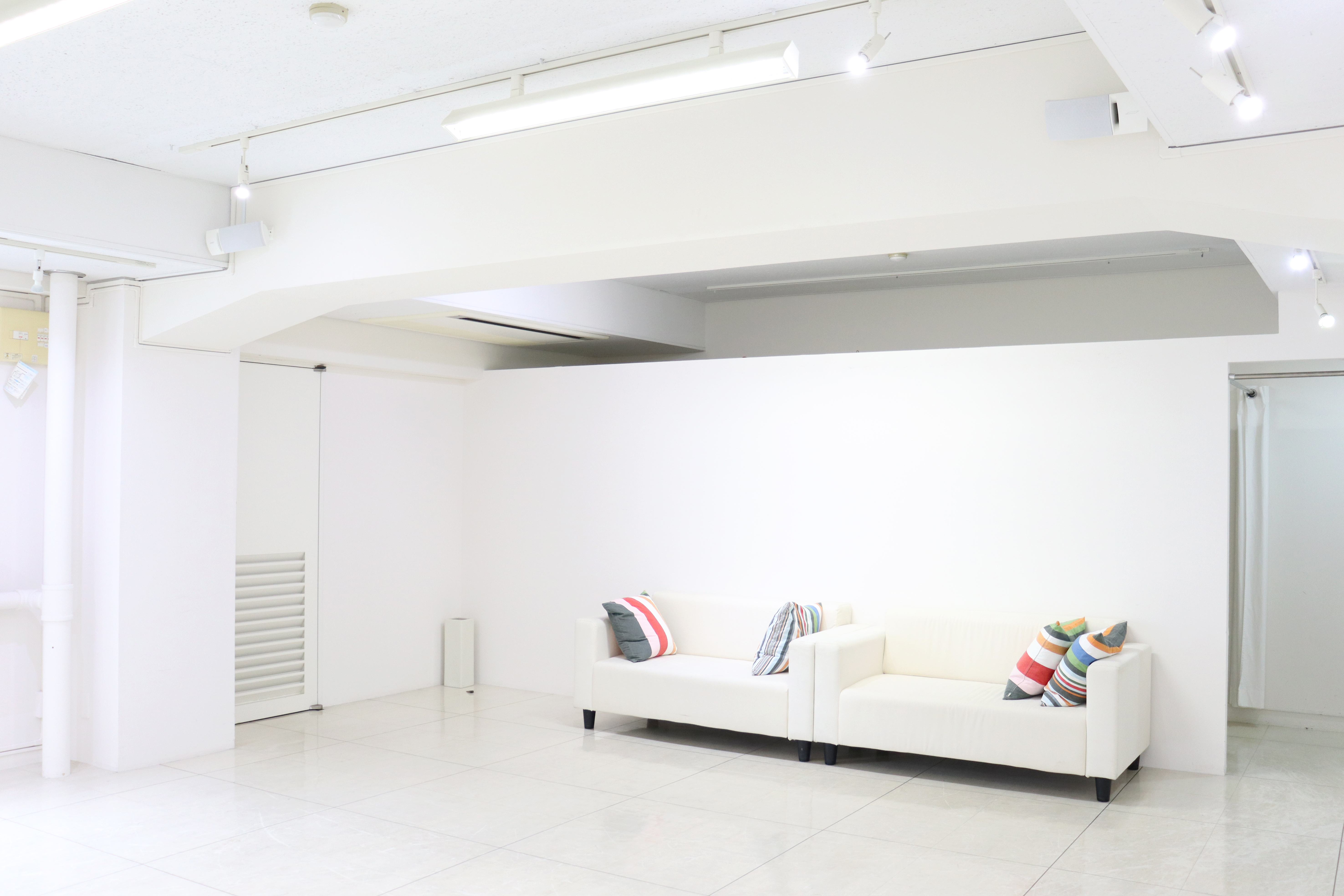 【本町駅7分】展示会やポップアップストアやアパレル向けのLIVE配信に適した33坪のスペース