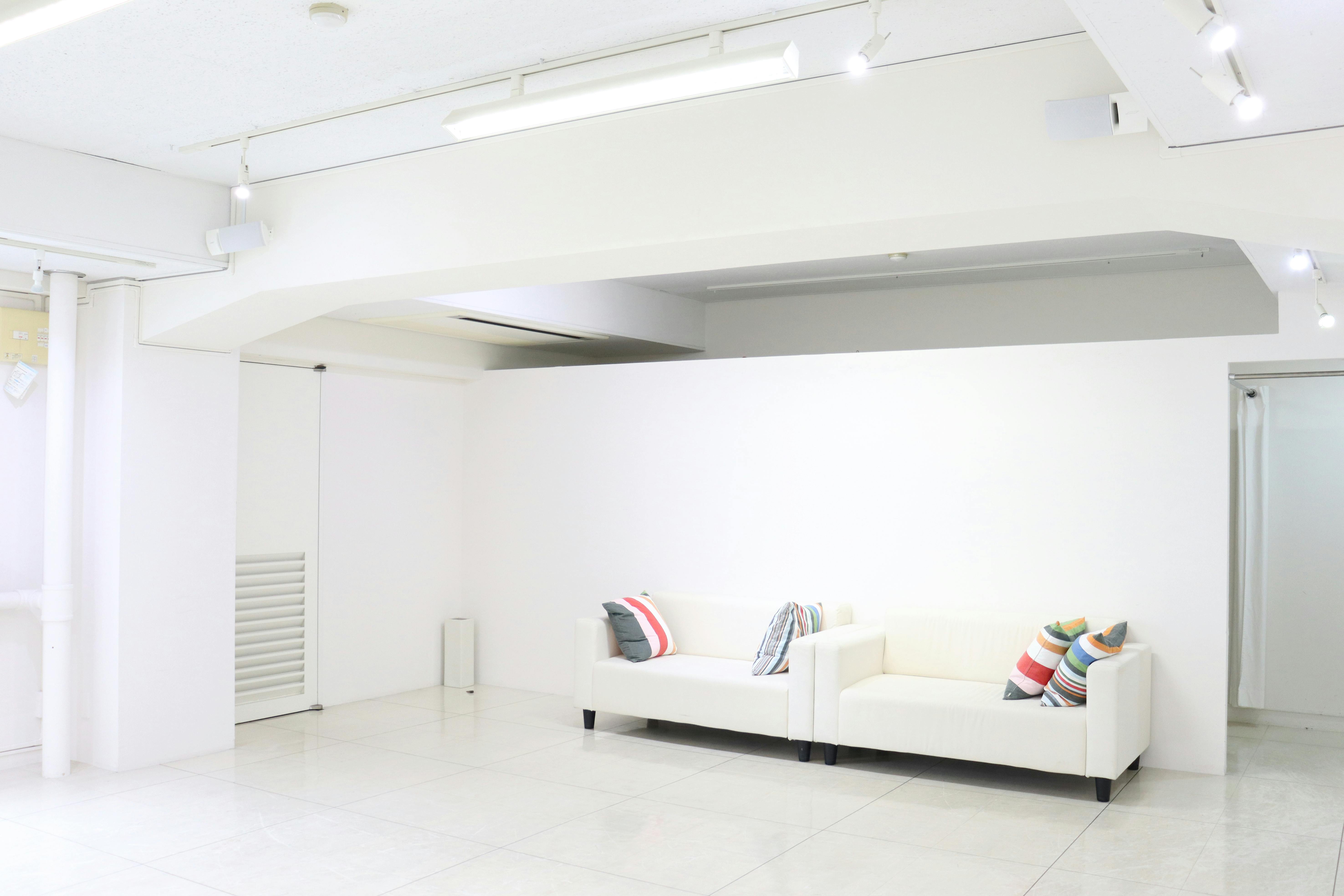 【本町駅7分】展示会やポップアップストアやアパレル向けのLIVE配信に適した33坪のスペース