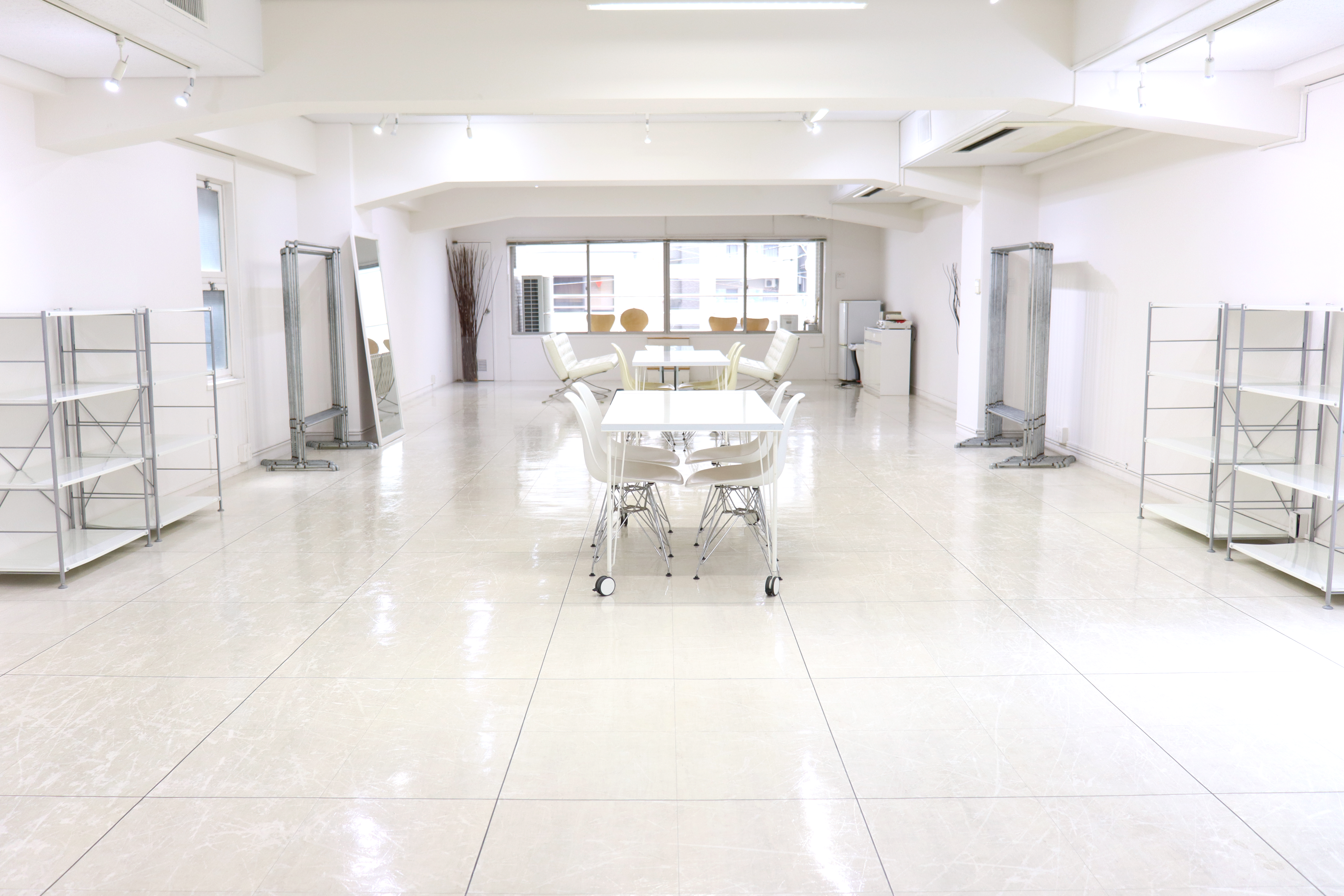 【本町駅7分】展示会やポップアップストアやアパレル向けのLIVE配信に適した33坪のスペース