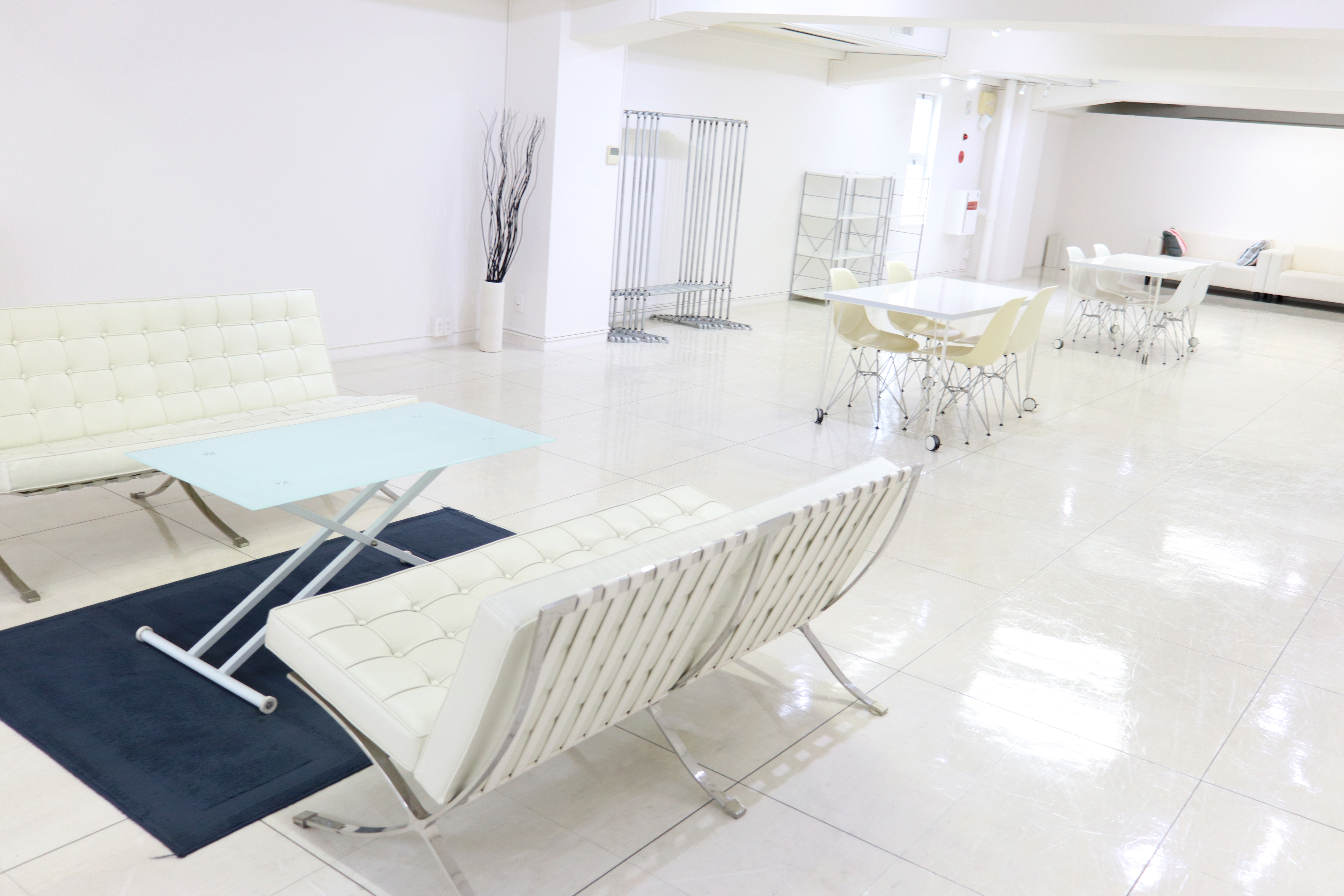 【本町駅7分】展示会やポップアップストアやアパレル向けのLIVE配信に適した33坪のスペース