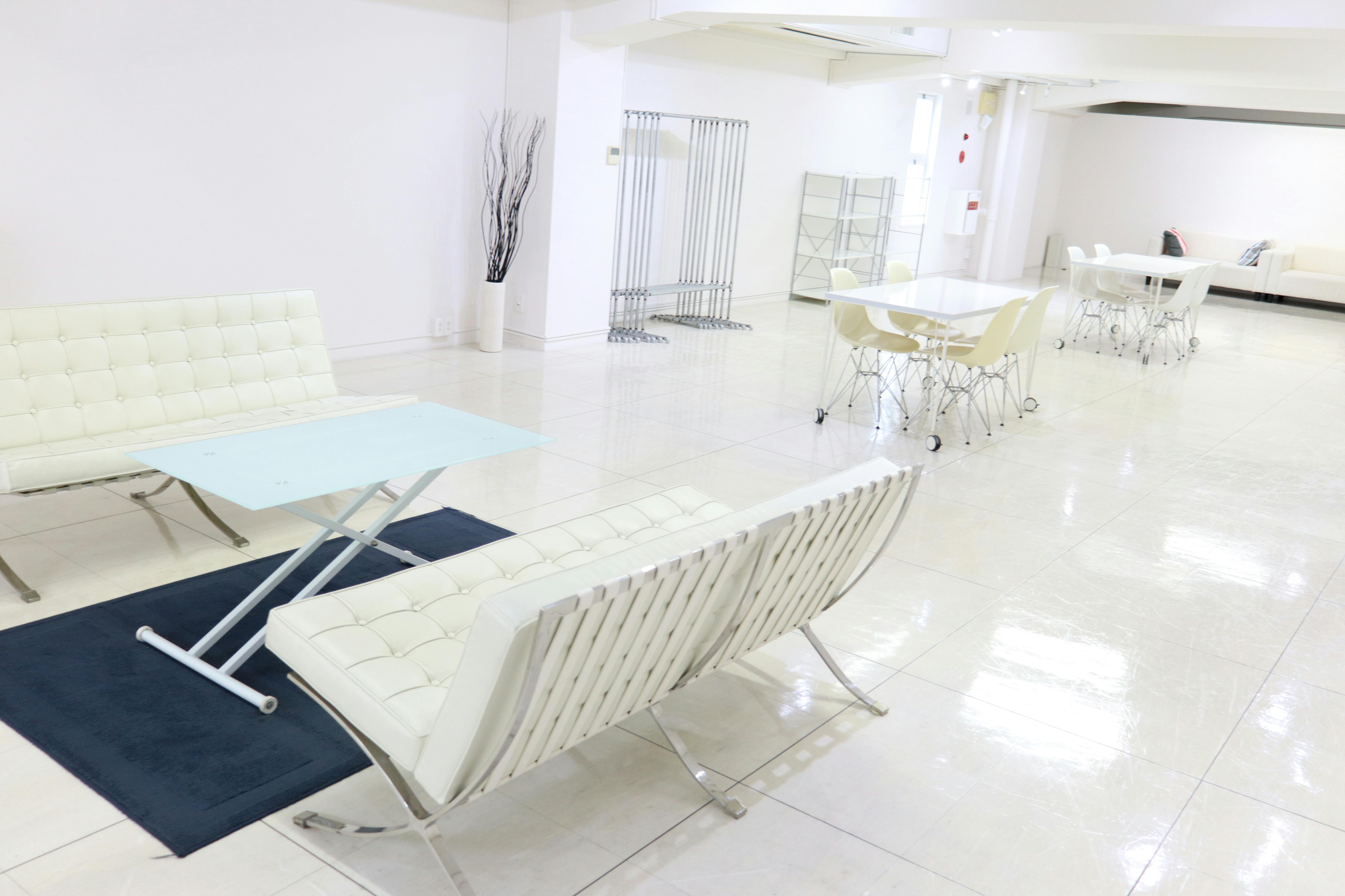 【本町駅7分】展示会やポップアップストアやアパレル向けのLIVE配信に適した33坪のスペース