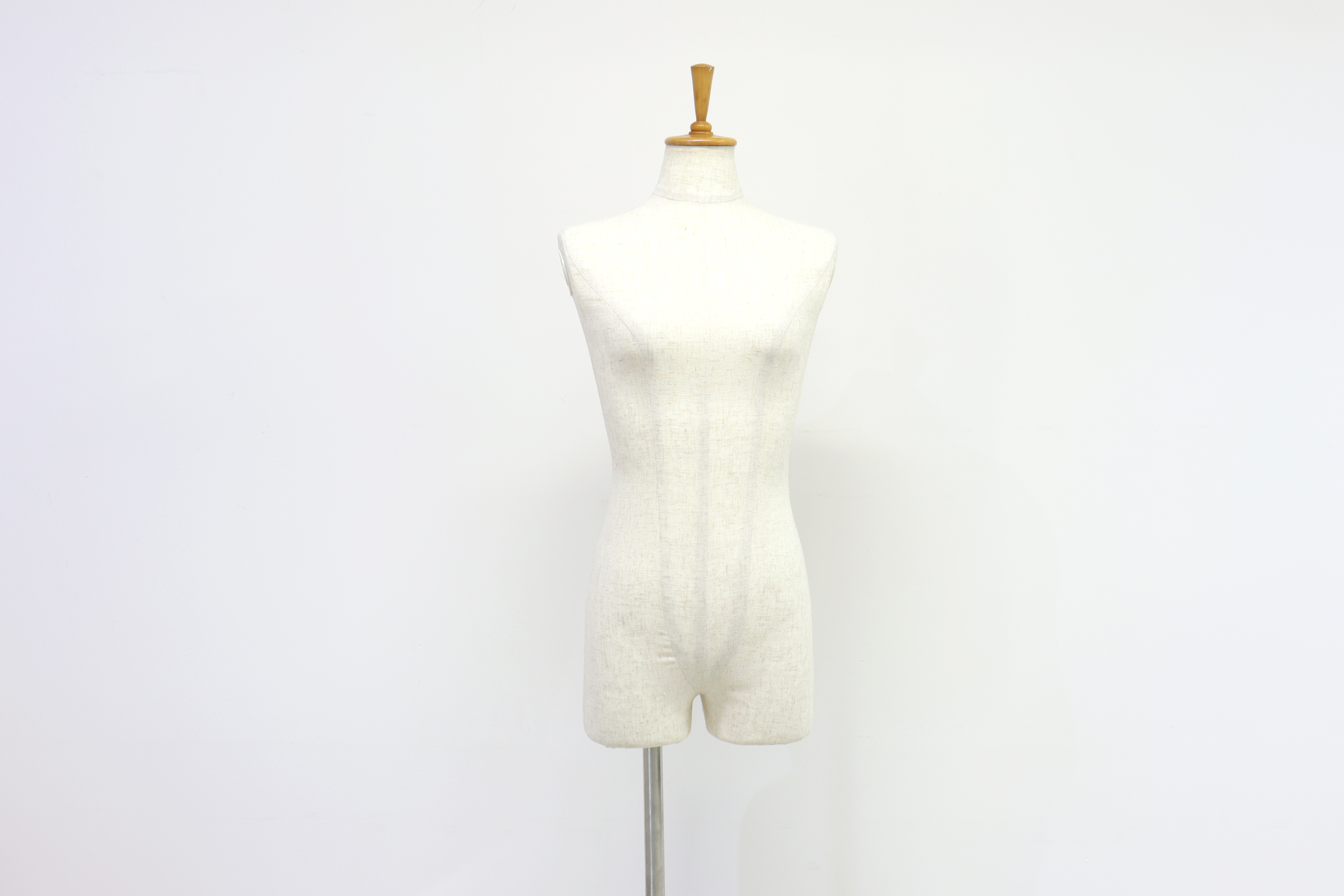 【本町駅7分】展示会やポップアップストアやアパレル向けのLIVE配信に適した33坪のスペース