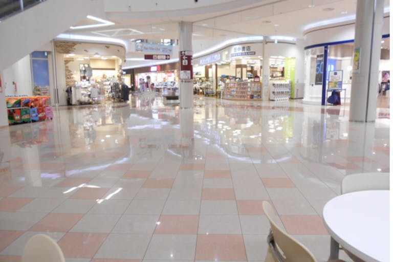【イオンモール都城駅前】イーストコートの画像1
