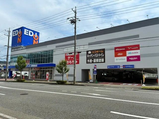 【エディオン静岡曲金店】正面入口横・国道側の屋外イベントスペース駐車場①