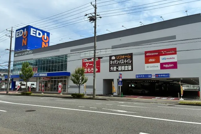 【エディオン静岡曲金店】正面入口横・国道側の屋外イベントスペース駐車場①