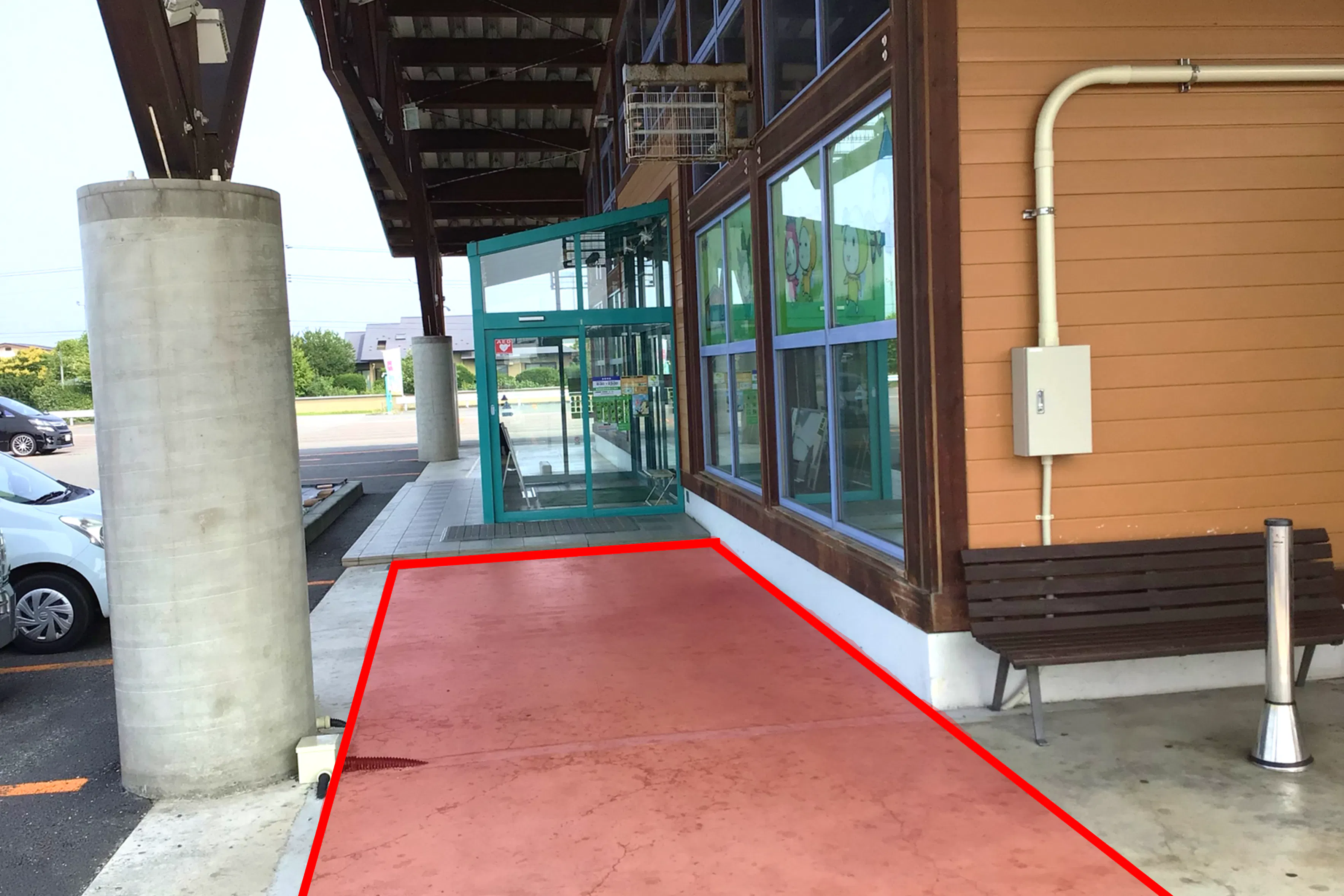 【ダイナム十和田店ゆったり館】キッチンカーやプロモーションに最適なアミューズメント施設のイベントスペース(出入口)