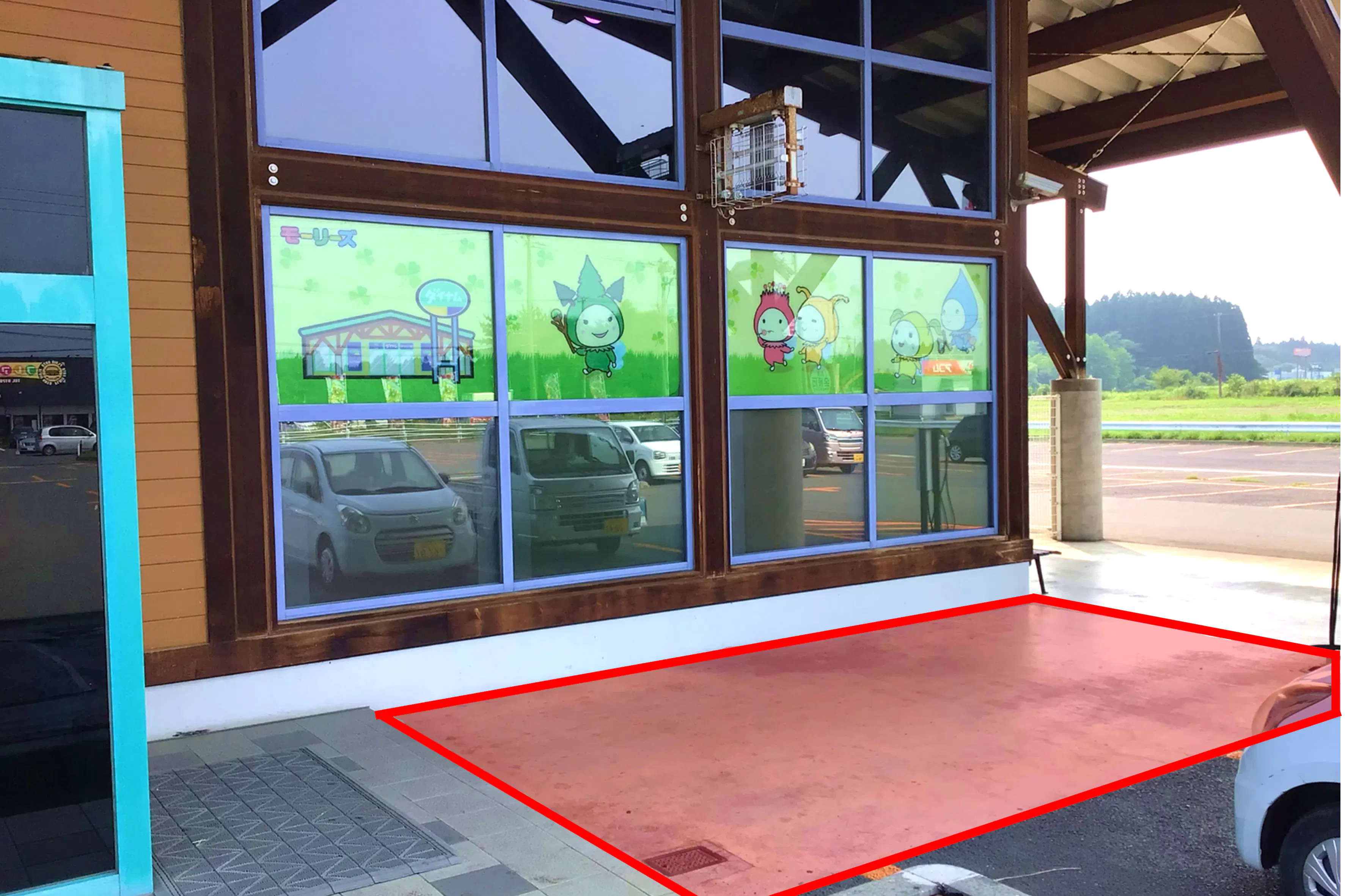 【ダイナム十和田店ゆったり館】キッチンカーやプロモーションに最適なアミューズメント施設のイベントスペース(出入口)