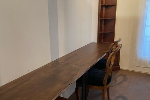 【浅草駅9分】撮影や展示会に適したヴィンテージ家具で装飾したレンタルギャラリー