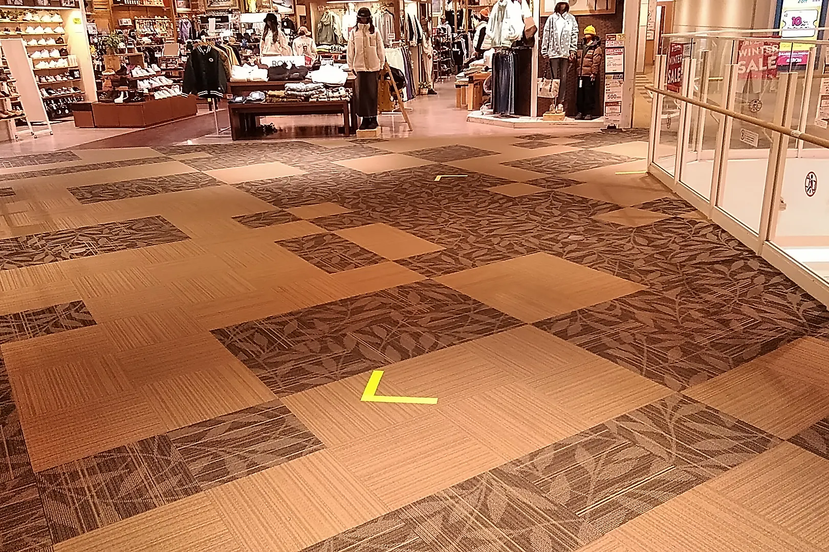 【イオンモール久御山】各種プロモーションや物販に最適なムラサキスポーツ前イベントスペース