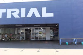 【スーパーセンタートライアル大町店】キッチンカー(調理営業)出店限定/屋外スペース