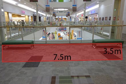 【イオンモール神戸北】2F すずらんブリッジ(タイムステーション前)※ベンチ有