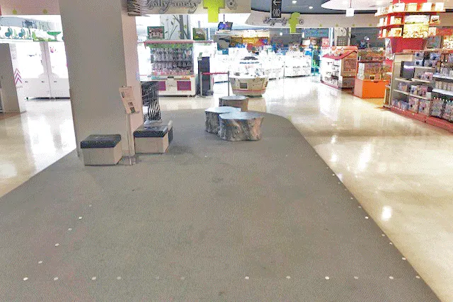 【イオンモール岡山】4Fギャザリング(モーリーファンタジーf前)