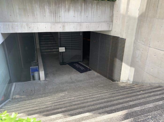 【神戸三宮駅9分】撮影や招待制のイベントに利用できる開放感溢れるスペース