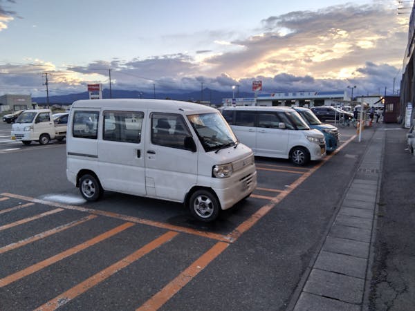 【サンデー北上江釣子店】屋外駐車場 キッチンカーの出店に最適なホームセンター内駐車場の屋外イベントスペース