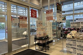 【西友 南葛西店】1F入口横 プロモーション用途や物販、食物販のポップアップストアに最適なスーパー店内催事イベントスペース