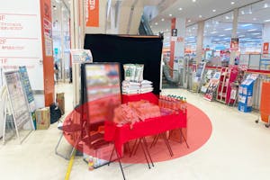 【ザ・ビッグ 昭島】各種プロモーションイベントに最適な施設内エスカレーター脇にある視認性良好なイベントスペース