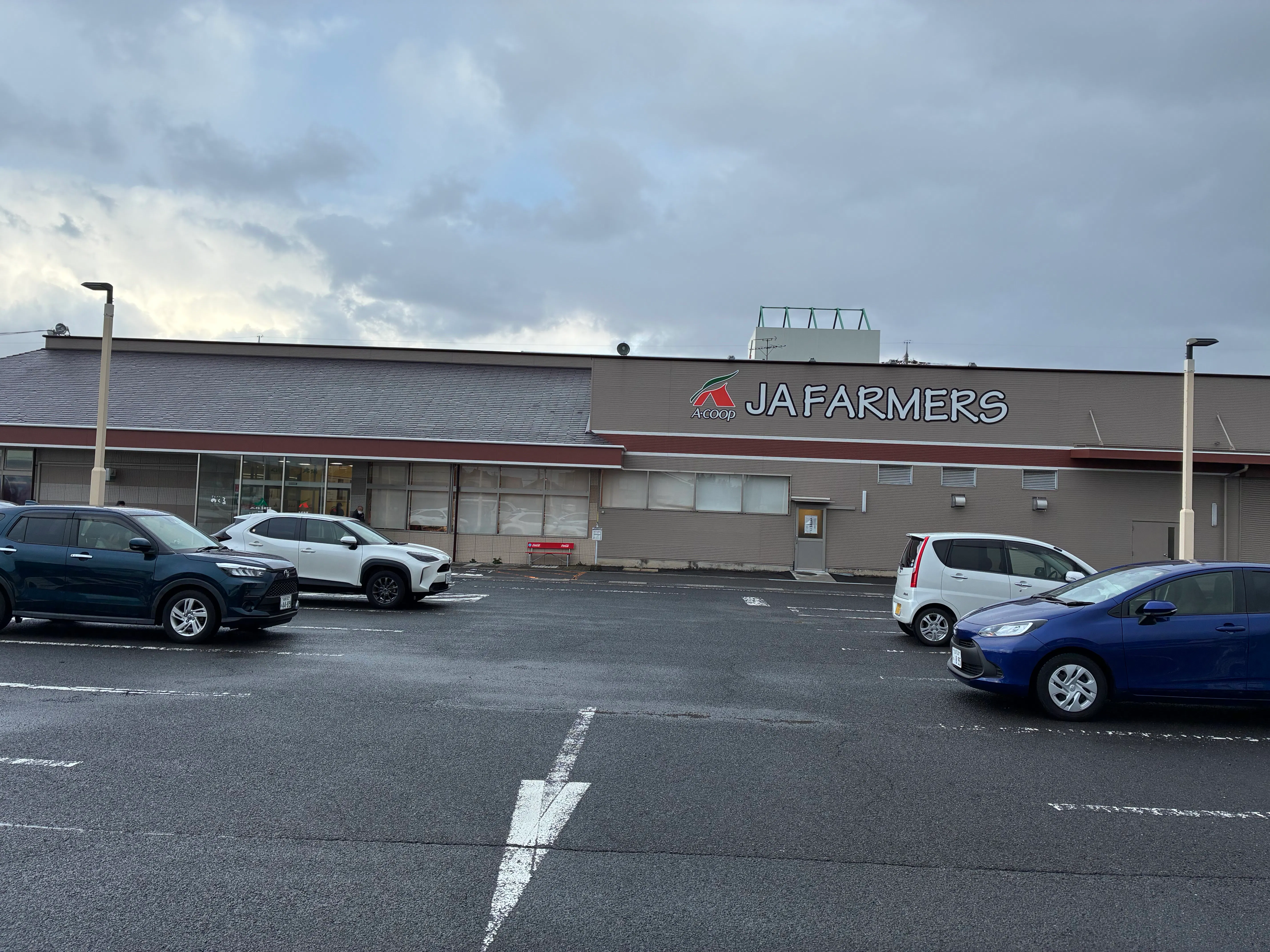 【Aコープたまゆ店】食物販や販促イベントに最適な店頭軒下スペース