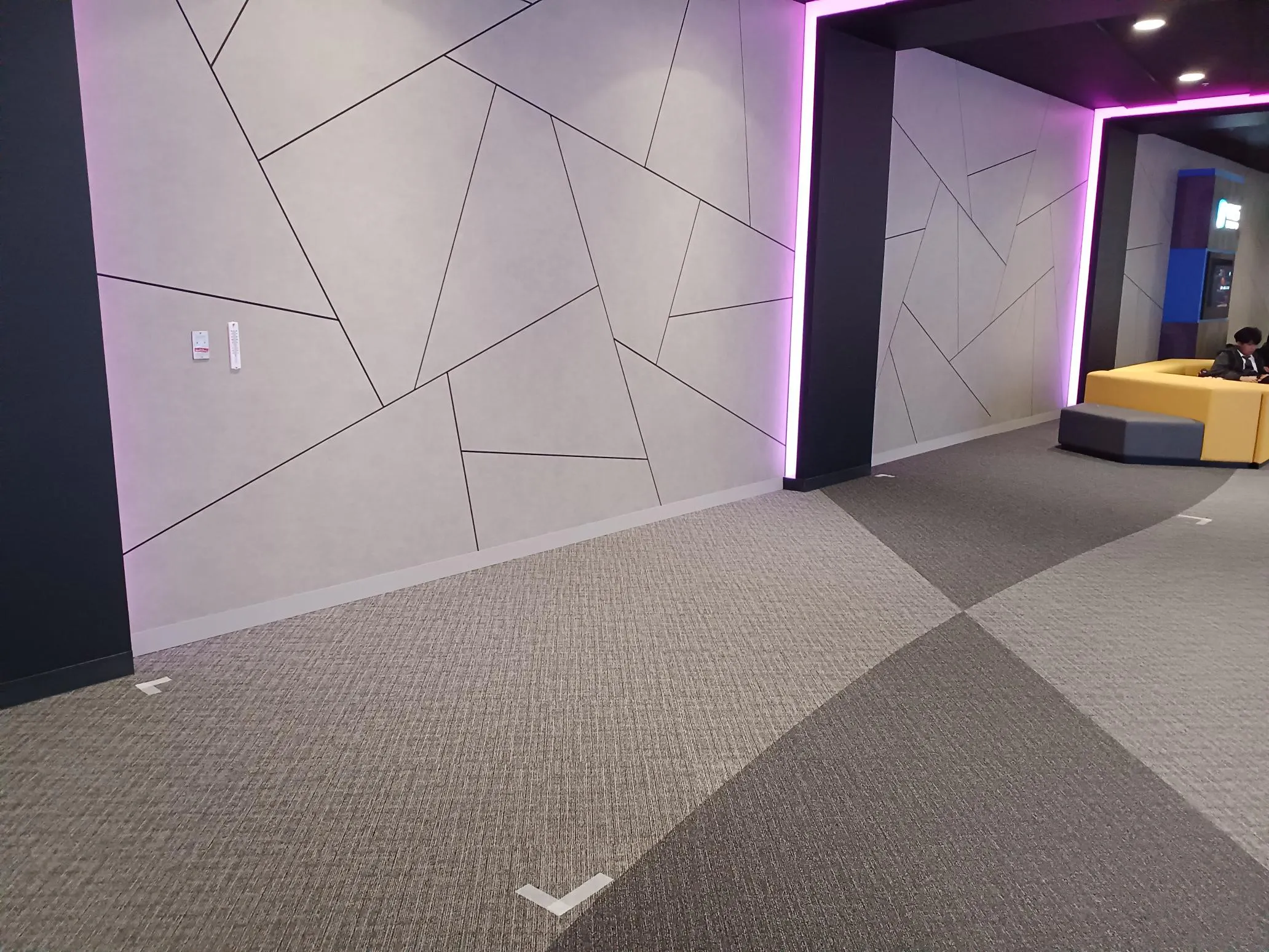 【イオンモール岡崎】シネマ館3F プラサカプコン前 通路区画(食品催事・物販スペース)