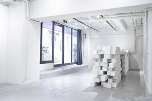 【明治神宮前駅1分】ファッション・アパレルの展示会やポップアップストアに適した、220㎡の大型路面ギャラリースペース