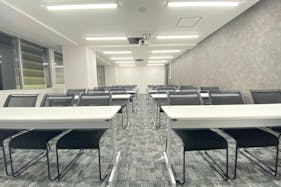 【新宿三丁目駅3分】4階~9階の貸切スペースにて広告・壁面広告が可能な駅チカなレンタルスペース