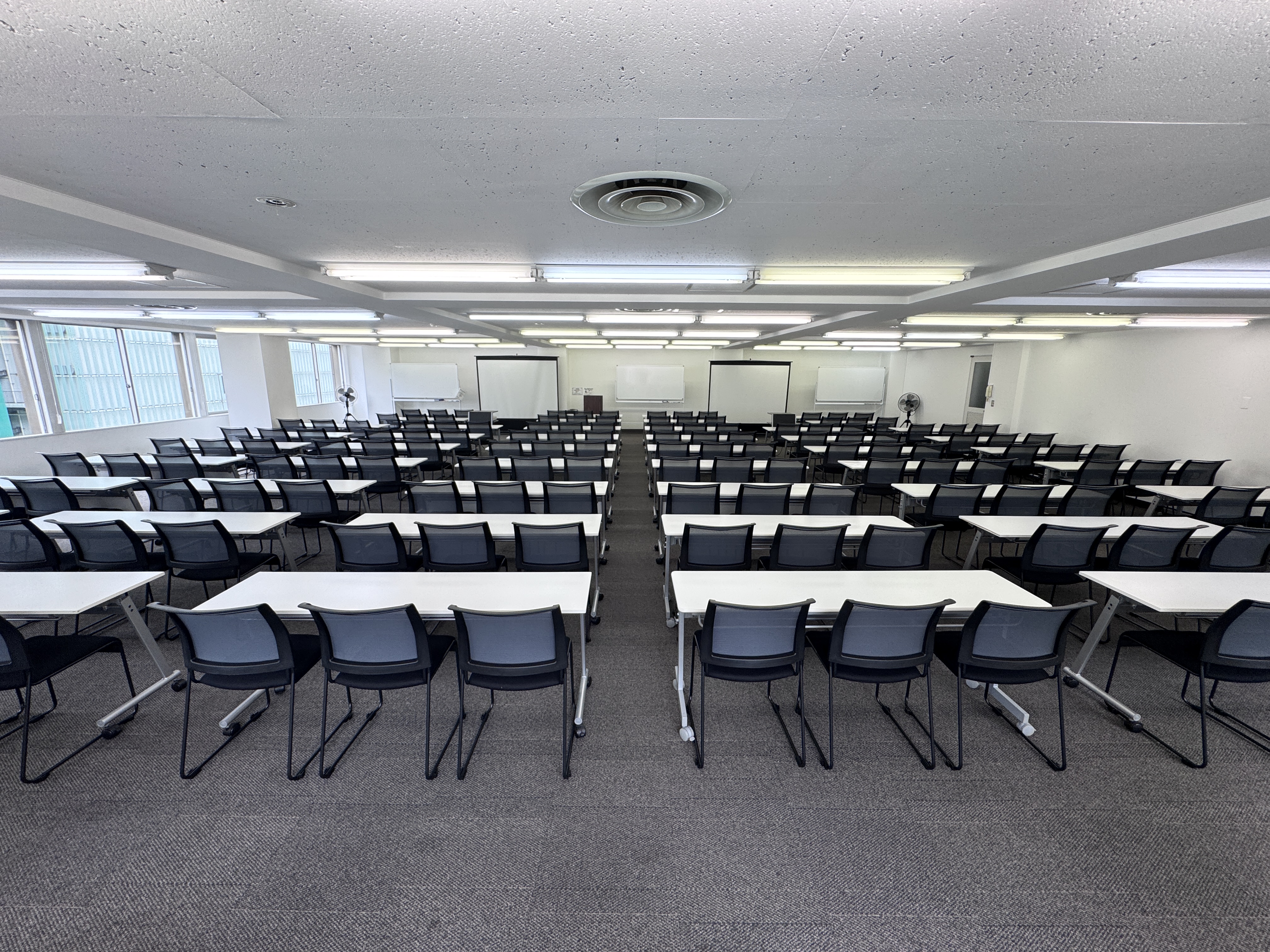 【新宿三丁目駅3分】4階～9階の貸切スペースにて広告・壁面広告が可能な駅チカなレンタルスペース