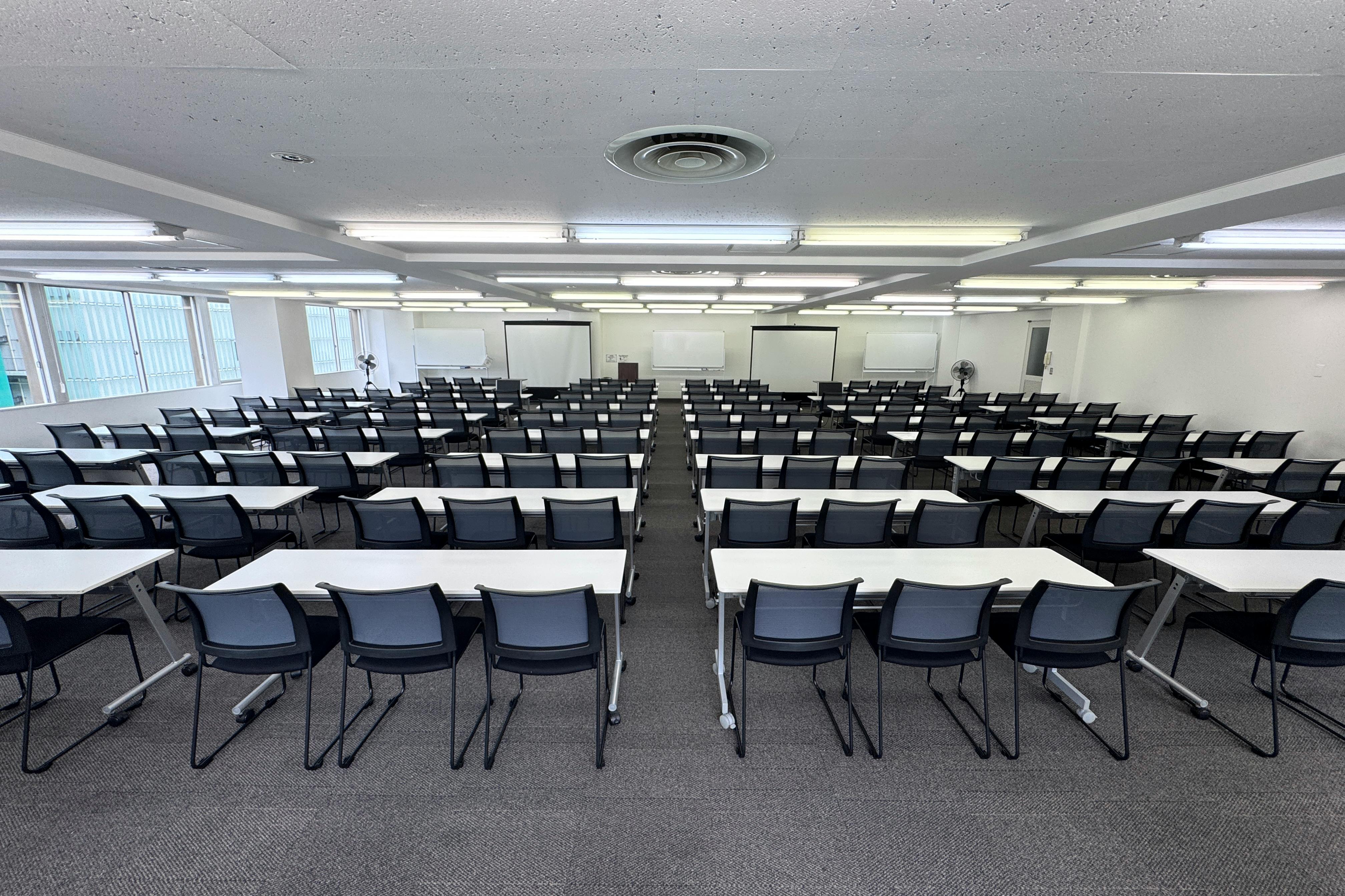 【新宿三丁目駅3分】4階~9階の貸切スペースにて広告・壁面広告が可能な駅チカなレンタルスペース