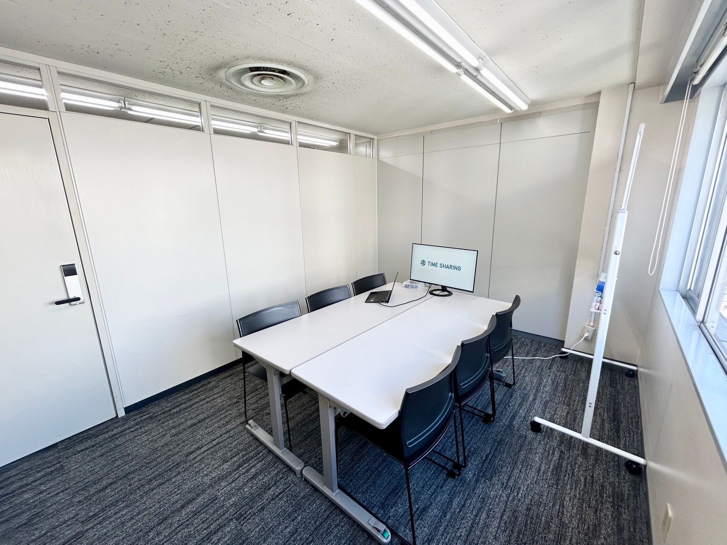 【新宿三丁目駅3分】4階～9階の貸切スペースにて広告・壁面広告が可能な駅チカなレンタルスペース