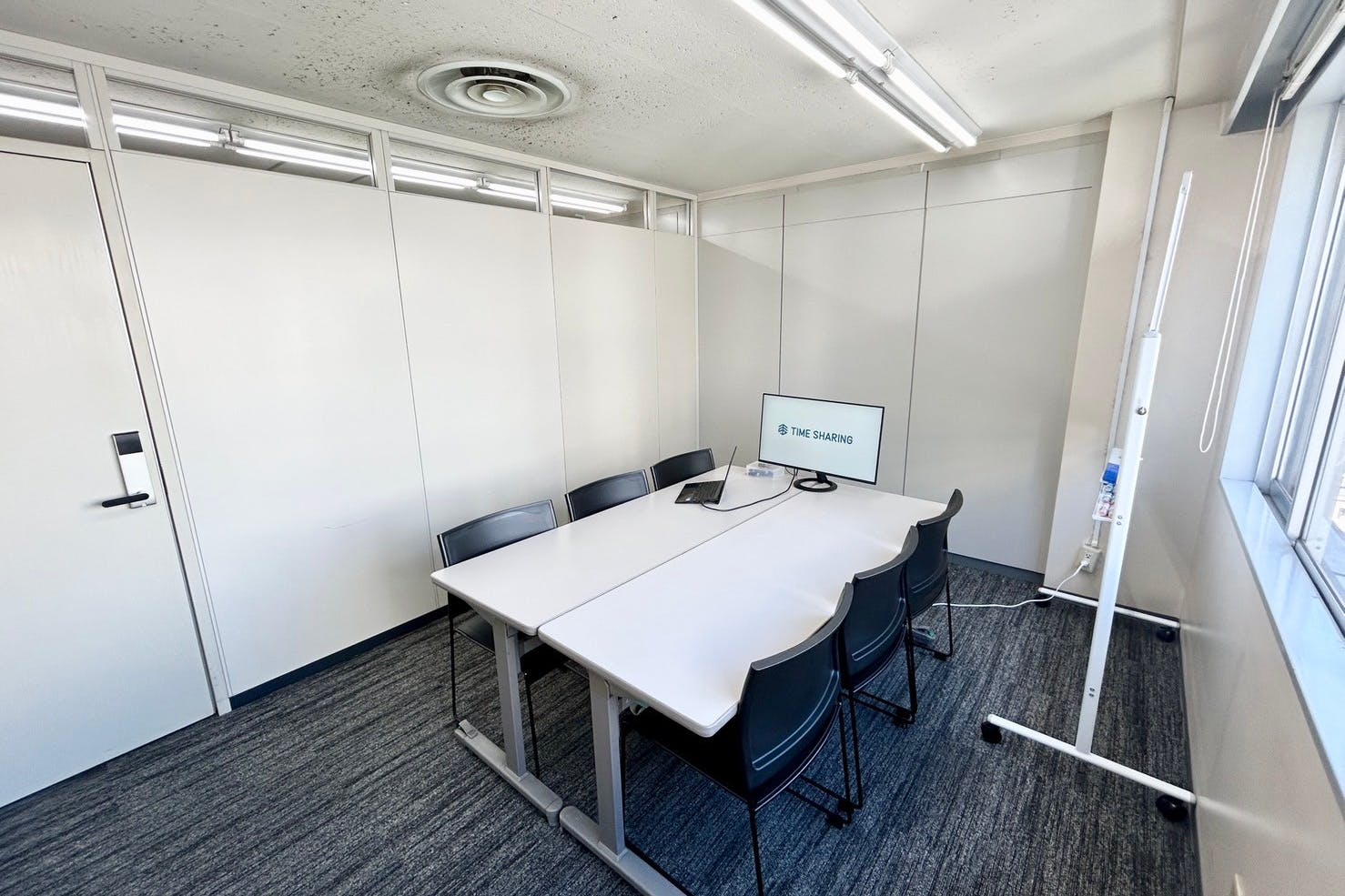 【新宿三丁目駅3分】4階~9階の貸切スペースにて広告・壁面広告が可能な駅チカなレンタルスペース