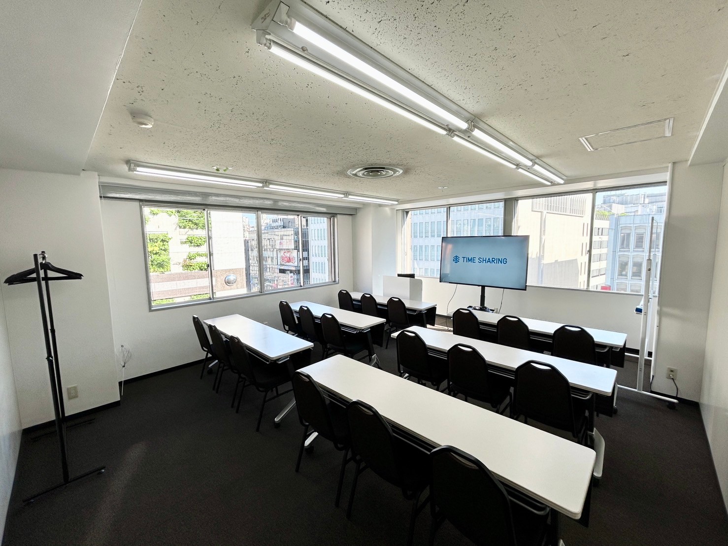 【新宿三丁目駅3分】4階～9階の貸切スペースにて広告・壁面広告が可能な駅チカなレンタルスペース